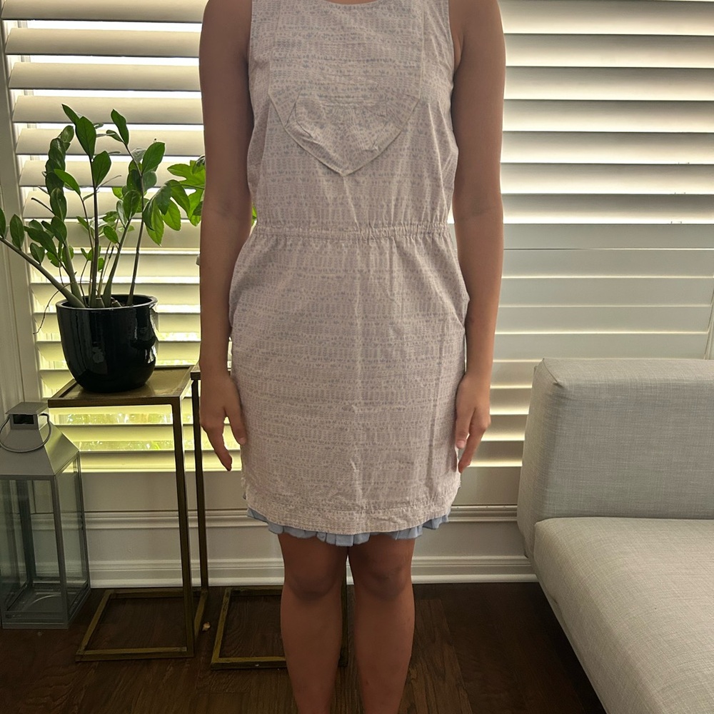 Elegant Sleeveless Midi Dress in Light Pink